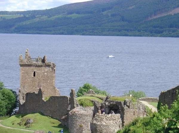 Full Day Tour of Loch Ness, Urquhart Castle and the Great Glen