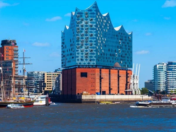 Ultimate Highlights of Hamburg - Shore Excursion!