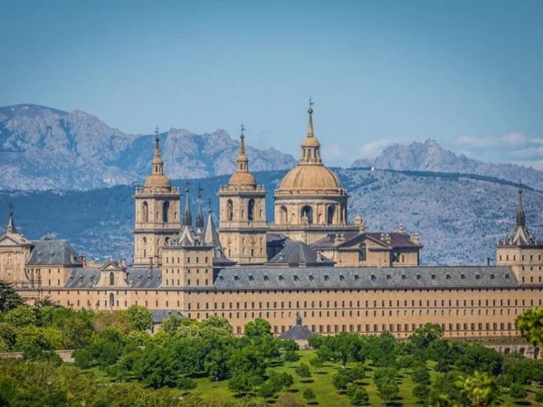 Day Tour: Palace and Monastery of El Escorial from Madrid