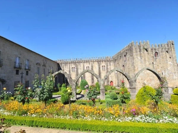 Braga & Guimarães Tour - Full Day Trip from Porto