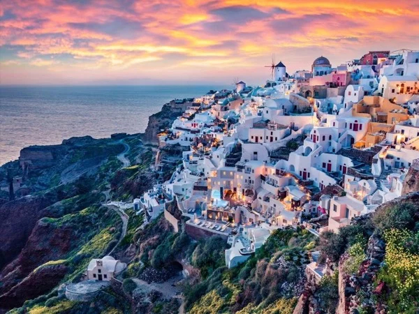 Santorini Sightseeing Tour with a Private Guide