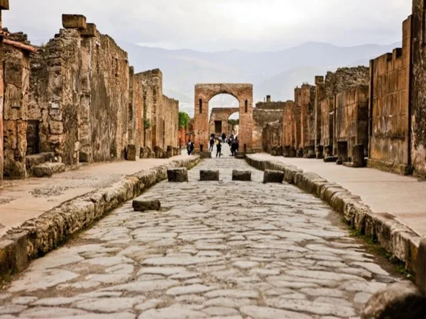 2 hours guided tour to Pompeii