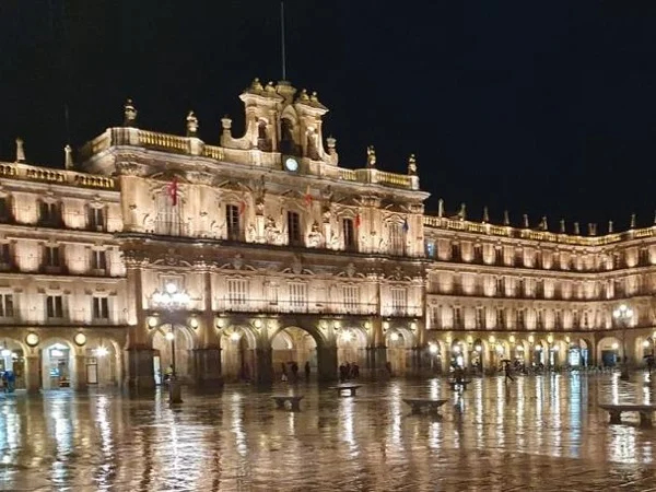 Salamanca by night - Legends & Art