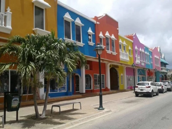Bonaire Heritage Walking Tour & Local Lunch