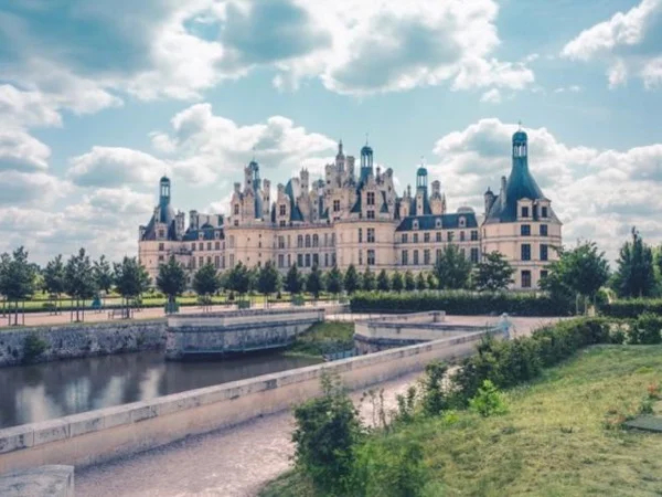 From Paris: Full day in Loire Valley - Chateau and Wine