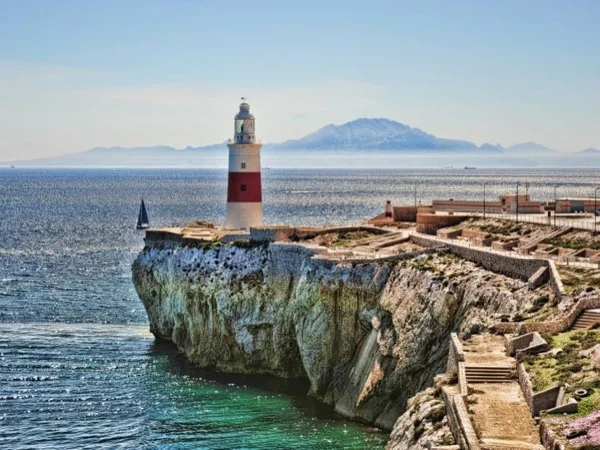 Gibraltar Intermediate Tour with Free Time on Main Street 4.30hrs