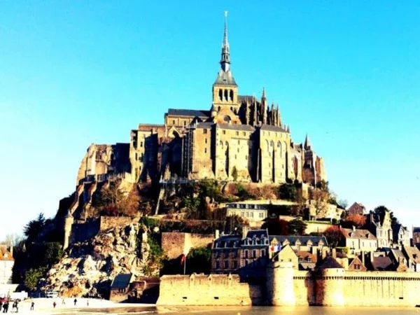 Multi-day private driving tour in France