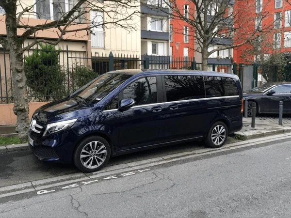 Pick up at the airport and introduction tour of Paris