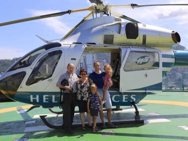 The VIP Hong Kong tour by helicopter, harbour cruise and private car