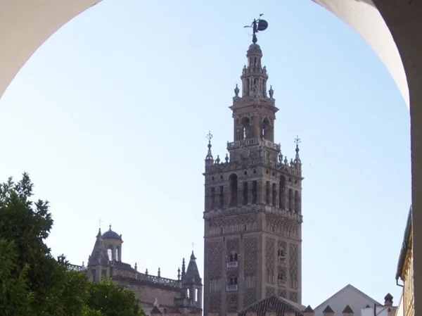 Cadiz Day Trip: Seville and its charming city spots