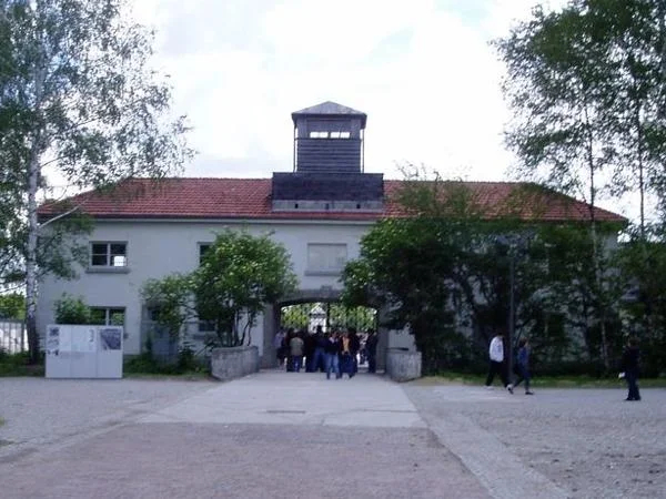 Private Tour with Car : Munich and Dachau Memorial site