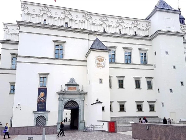 Royal Palace Guided Tour in Vilnius