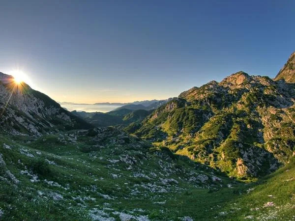 Komna Full day hiking tour