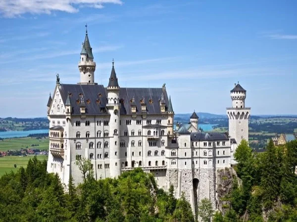 Tour Incredible "Neu Schwanstein" Castle & Visit Ulm Cathedral
