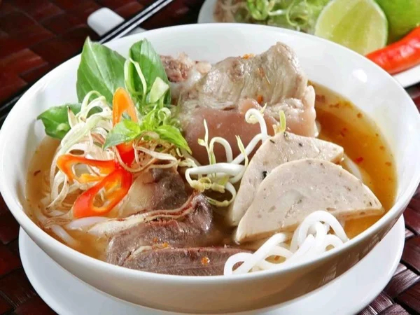 Hue food tour by cyclo