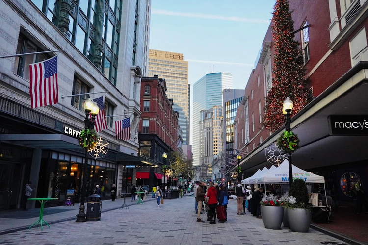 Complete Boston: Full-Day Walking Tour Through the Neighbourhoods