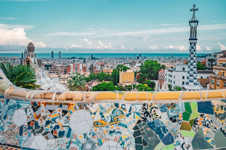 Iconic Barcelona: Half-Day Private Driving Tour with Panoramic Stops