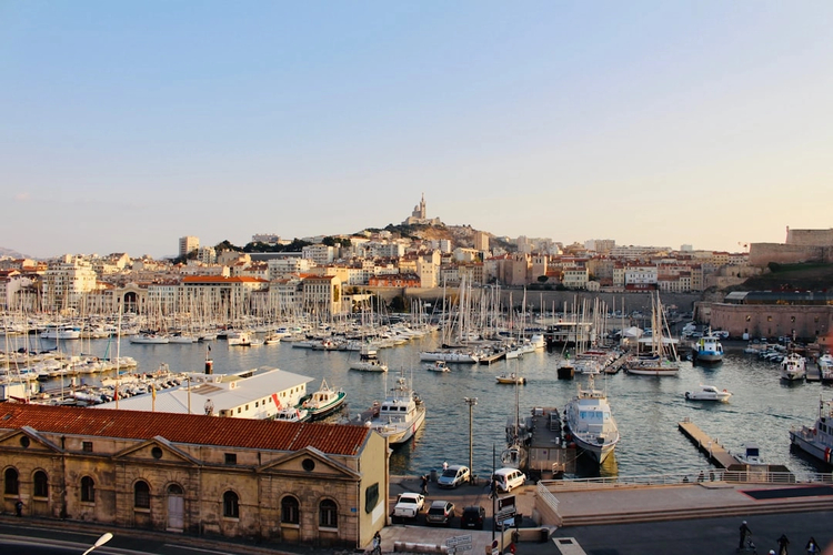 Complete Marseille: Full-Day Walking Tour Through the Neighbourhoods