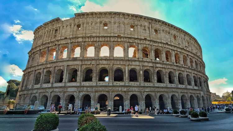 Complete Rome: Full-Day Walking Tour Through the Neighbourhoods