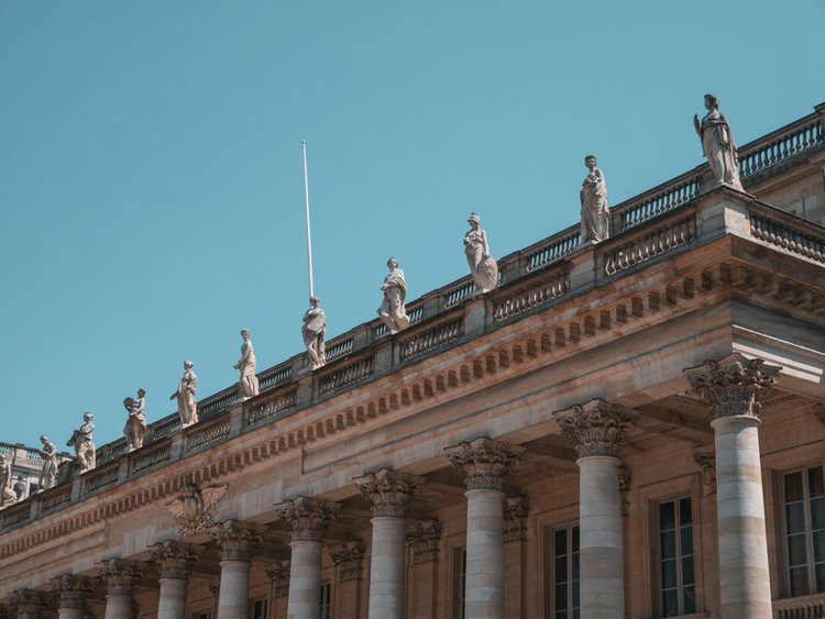 Complete Bordeaux: Full-Day Walking Tour Through the Neighbourhoods