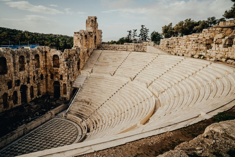 Classic Ostia Antica & Castel Gandolfo: Day Trip with Private Vehicle from Rome