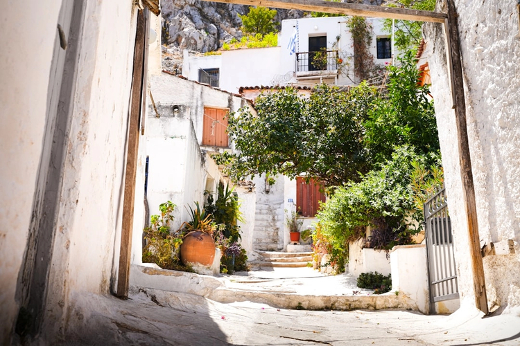 Complete Athens: Full-Day Walking Tour Through the Neighbourhoods