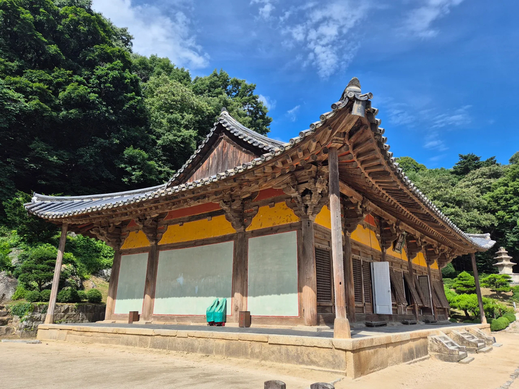 Cover media image