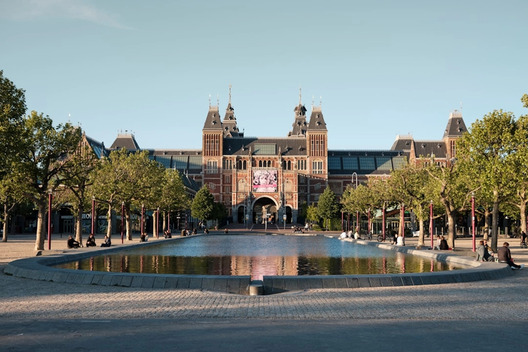 Essential Amsterdam: Half-Day Walking Tour of the Major Highlights