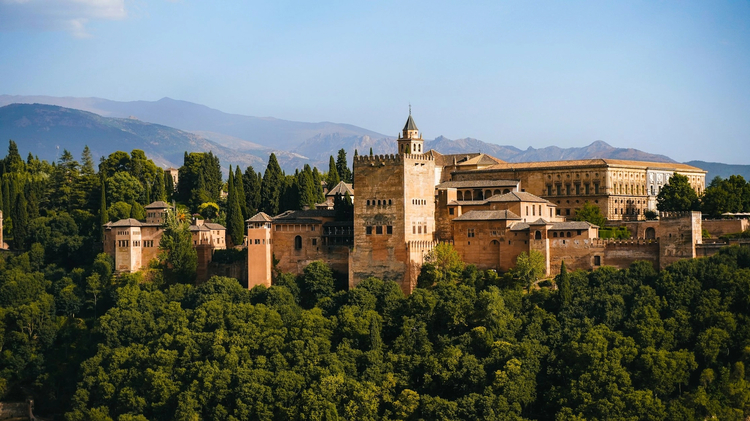 Iconic Granada: Half-Day Private Driving Tour with Panoramic Stops