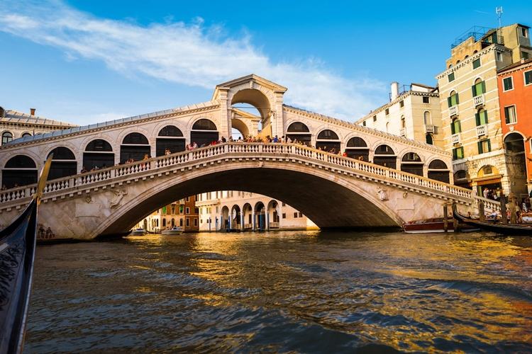 Complete Venice: Full-Day Walking Tour Through the Neighbourhoods