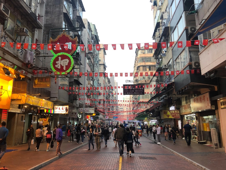 Ultimate Hong Kong: Full-Day Private Driving Tour from Highlights to Hidden Layers