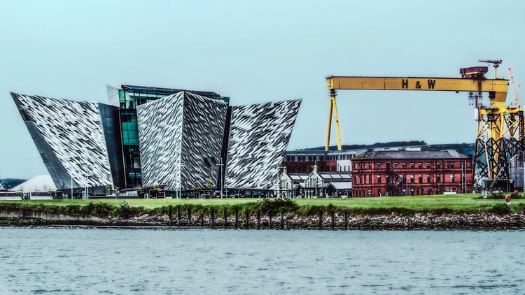 Essential Belfast: Half-Day Walking Tour of the Major Highlights