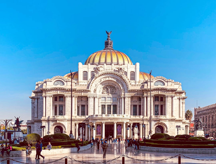 Iconic Mexico City: Half-Day Private Driving Tour with Panoramic Stops