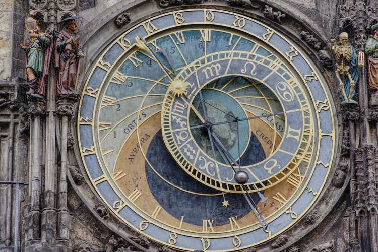 Iconic Prague: Half-Day Private Driving Tour with Panoramic Stops