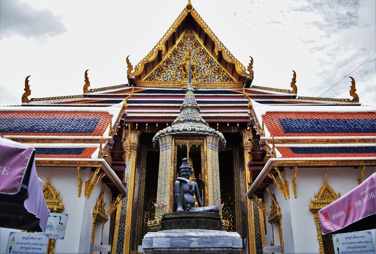 Essential Bangkok: Half-Day Walking Tour of the Major Highlights