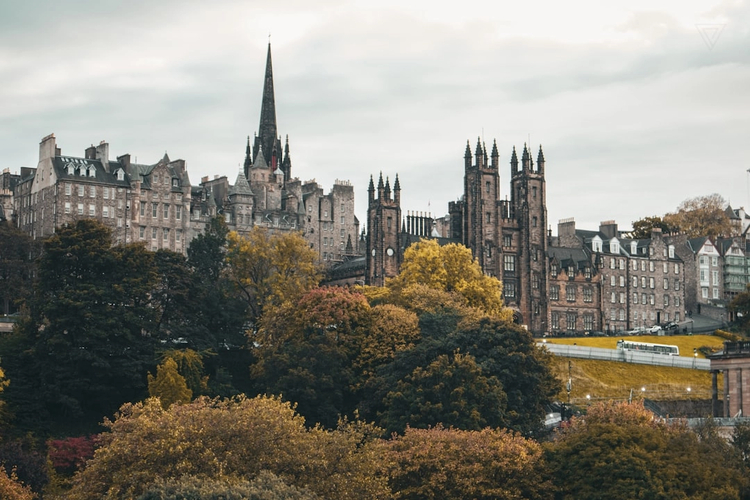 Iconic Edinburgh: Half-Day Private Driving Tour with Panoramic Stops