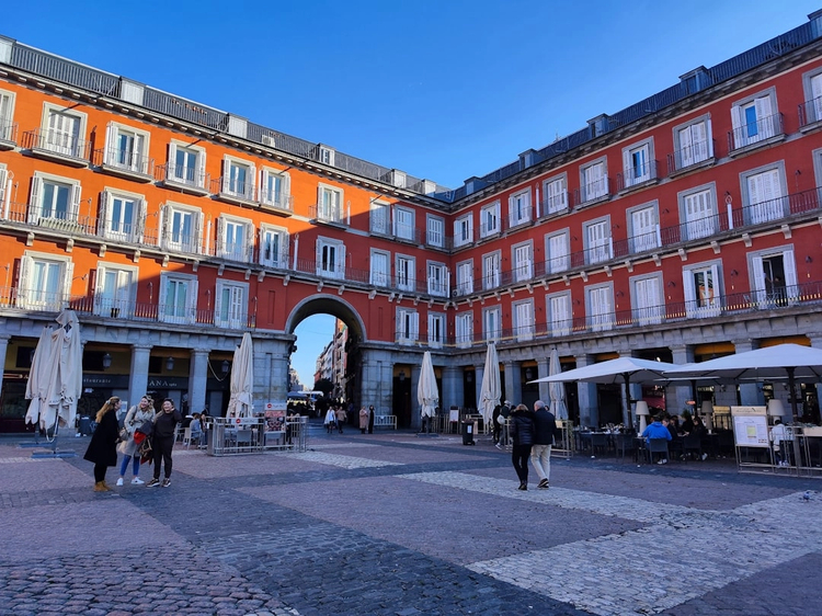 Essential Madrid: Half-Day Walking Tour of the Major Highlights