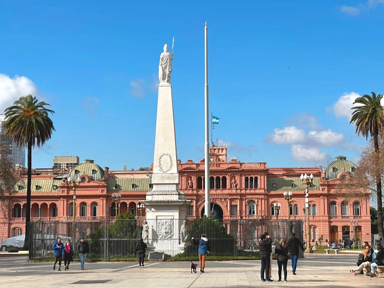 Essential Buenos Aires: Half-Day Walking Tour of the Major Highlights