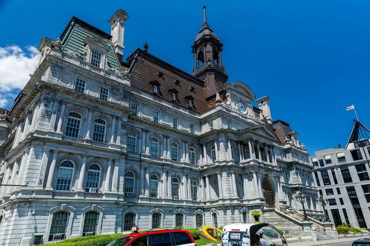 Essential Montreal: Half-Day Walking Tour of the Major Highlights