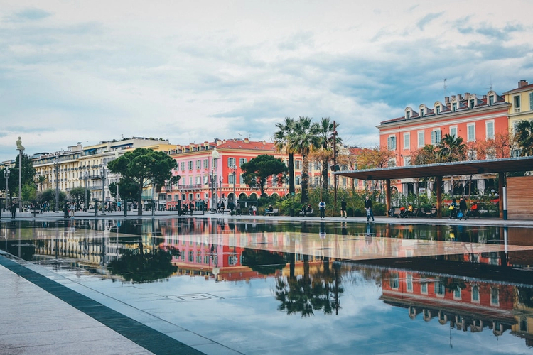 Essential Nice: Half-Day Walking Tour of the Major Highlights