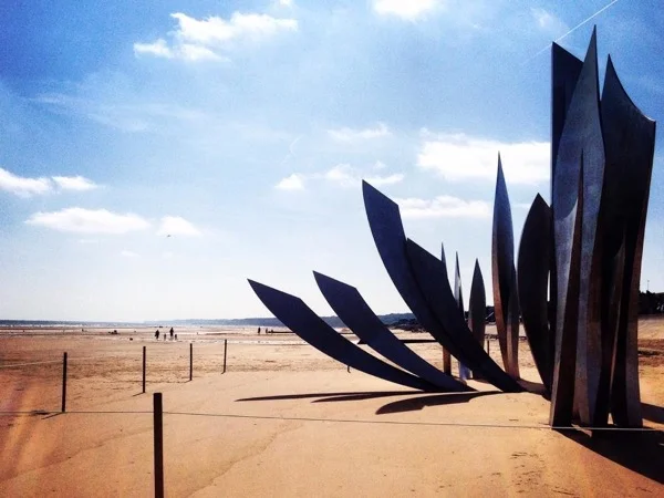 Step on Private tour D-Day Landing beaches from Caen/ Bayeux on your transportation
