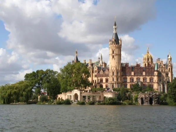 Schwerin & Rostock - Shore Excursion in a private van