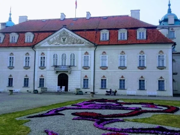 Żelazowa Wola, Nieborów-Arkadia, Żyrardów: A day trip from Warsaw