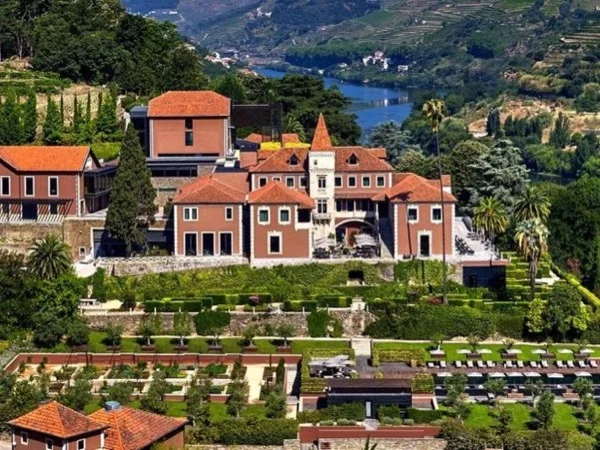 DOURO VALLEY tour and Wine tastings to Wine States (Quinta do Bonfim Symington and Quinta Seixo Sandeman ) €520