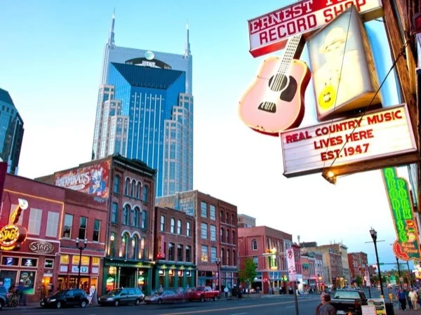 Music City Spin - Half Day Nashville Tour for Private Parties of 1 to 14 Guests