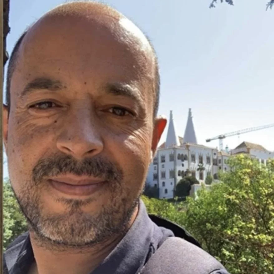 João E.