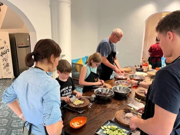 Hands-on cooking class with Hanoi's unveil local market and pavements