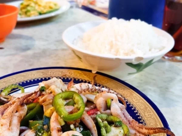 Street Food Tour of Hong Kong with Private Transportation