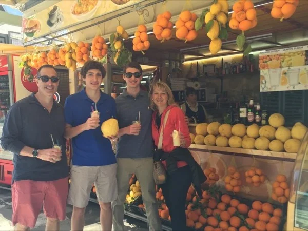 Pompei and Amalfi Coast from Rome Roundtrip!